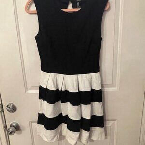 Black and White Colorblock Sleeveless Dress